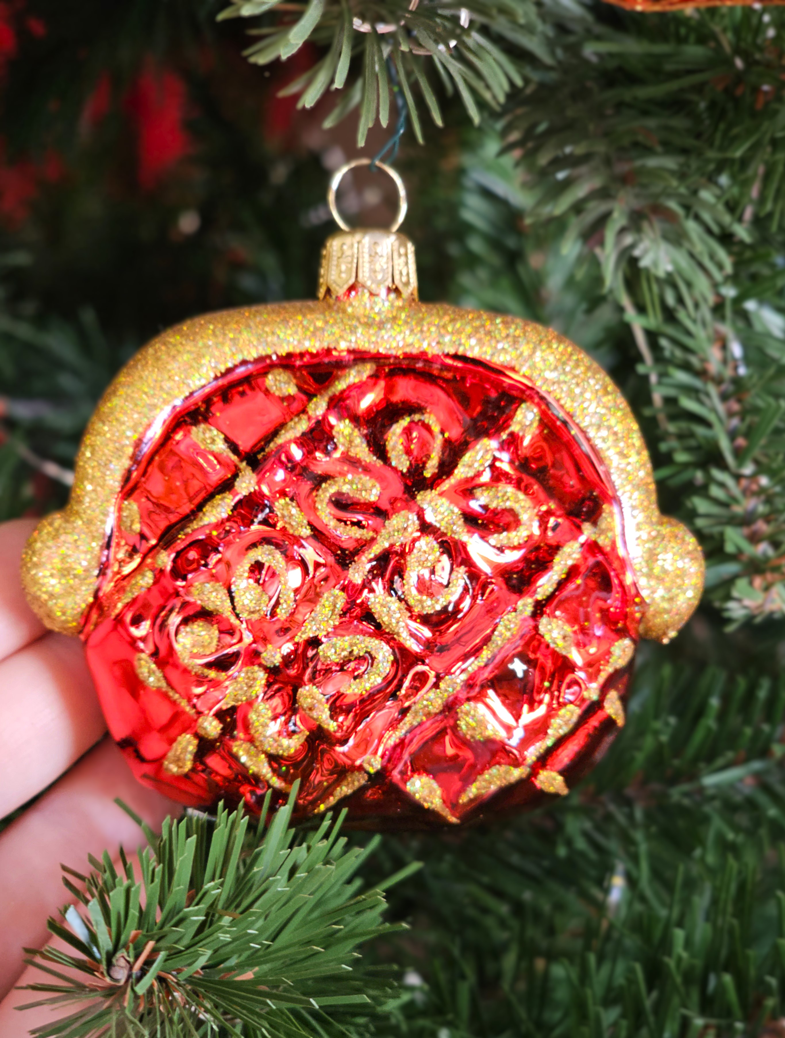 Сумка-кошелек красного цвета